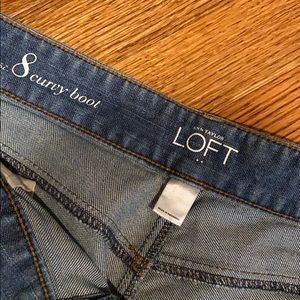Ann Taylor loft Curvy boot jeans size 8